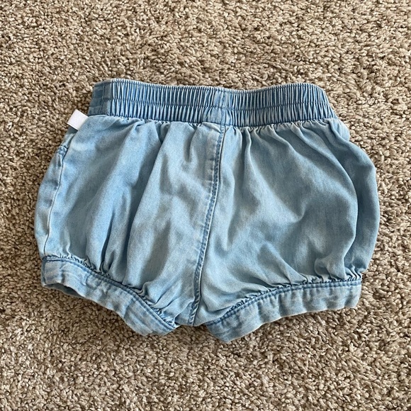 Gymboree baby girl light wash denim shorts size 3-6 months - Picture 2 of 5